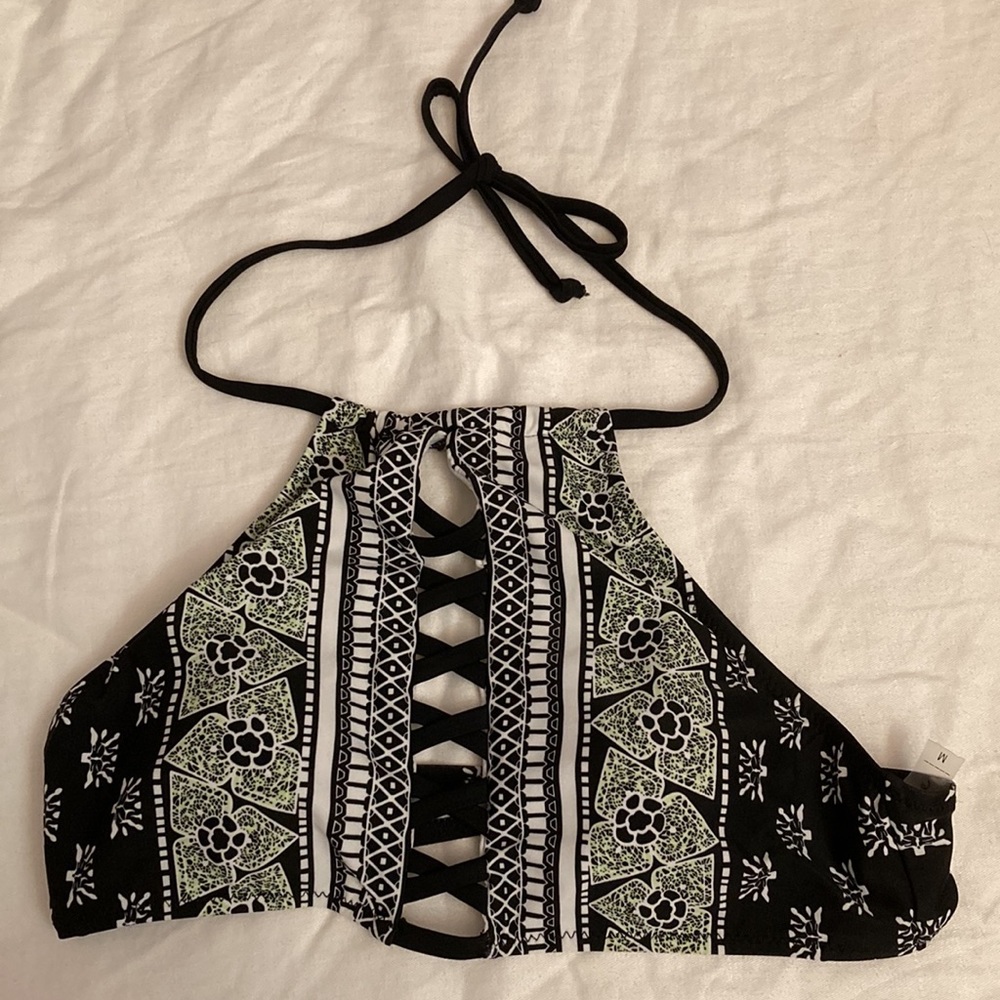 Cupshe halter swimsuit top